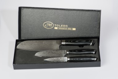 Box set of knives in high-end...